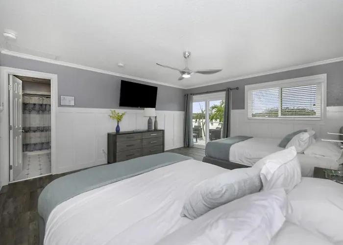 Azule Waterfront With Private Dock *