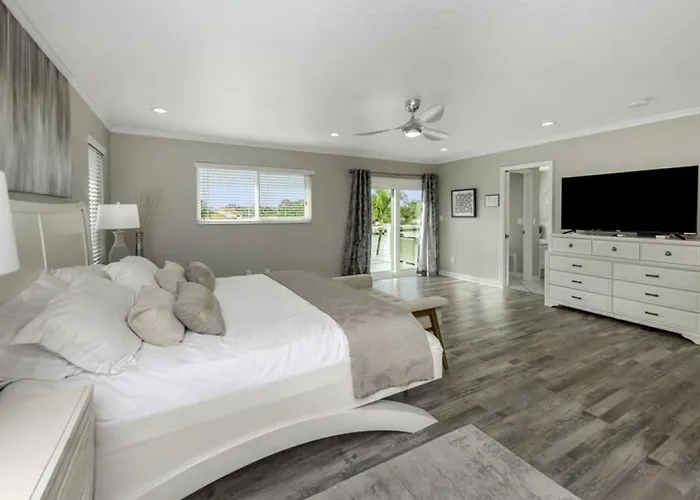 Azule Waterfront With Private Dock * Clearwater Beach